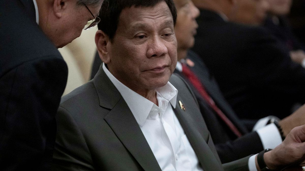 Duterte: Gözkapağım kronik sinir ve kas rahatsızlığım nedeniyle düşüyor