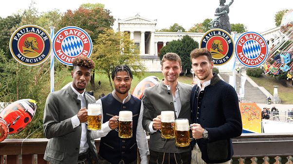 Les joueurs du Bayern Munich à la fête de la bière Les joueurs du Bayern Munich à la fête de la bière