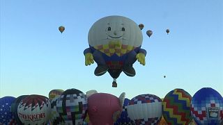 Hot air balloons float in New Mexico skies at annual fiesta