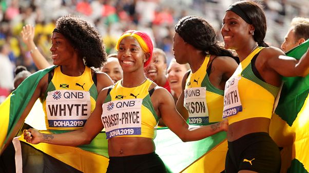 L'oro della staffetta giamaicana: Natalliah Whyte, Shelly-Ann Fraser-Pryce, Shericka Jackson e Jonielle Smith. L'oro della staffetta giamaicana: Natalliah Whyte, Shelly-Ann Fraser-Pryce, Shericka Jackson e Jonielle Smith.