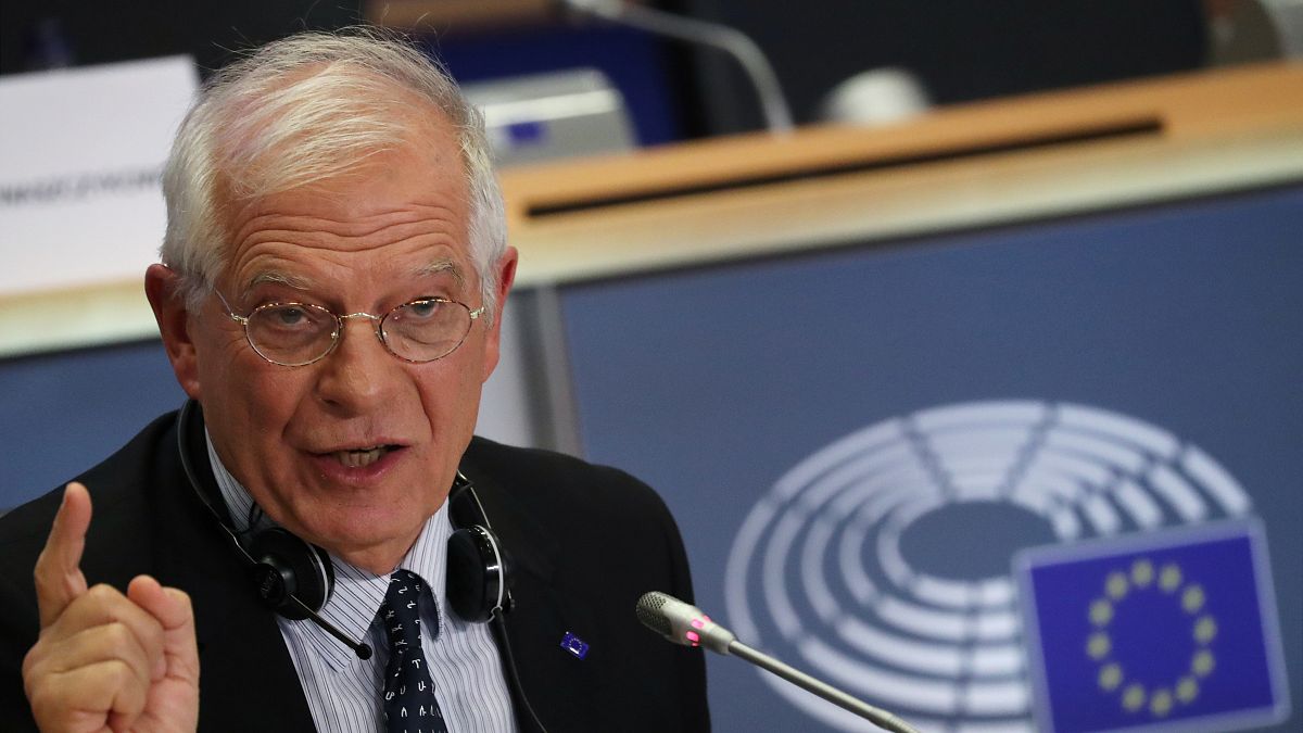 Josep Borrell se prepara para su audiencia ante los europarlamentarios