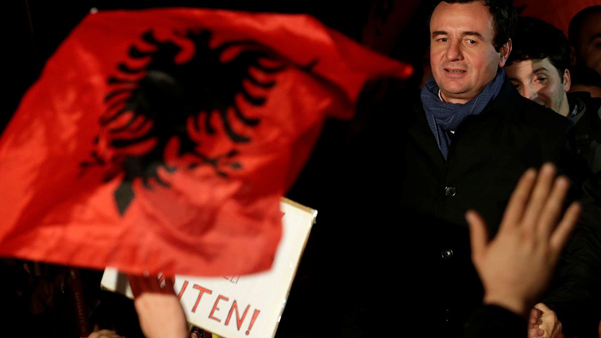 "Revolution" im Kosovo: Wahlsieger ist Albin Kurti (44)