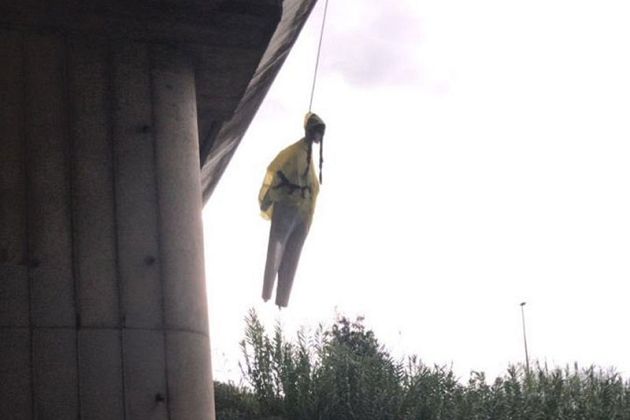 Roma, trovato fantoccio di Greta Thunberg impiccato ad un ponte