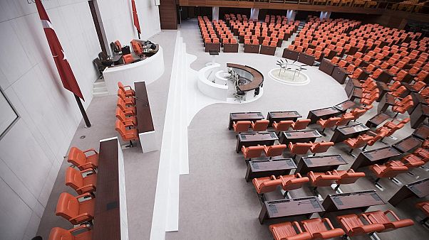 Suriye-Irak tezkeresi TBMM Başkanlığı'na sunuldu Suriye-Irak tezkeresi TBMM Başkanlığı'na sunuldu