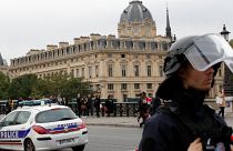 Polizistenmörder von Paris sammelte Infos über Kollegen auf USB-Stick
