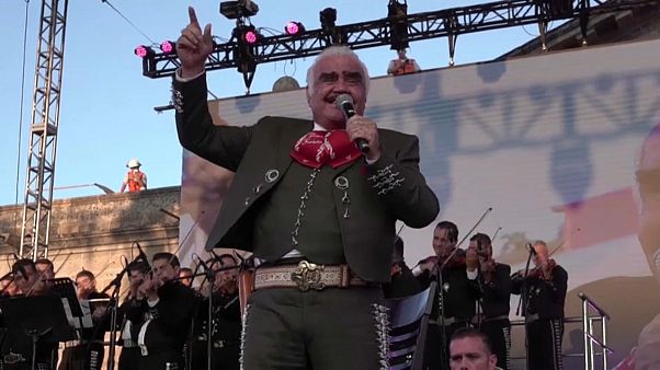 La ciudad mexicana de Guadalajara homenajea a Vicente Fernández, 'El Rey' de las rancheras La ciudad mexicana de Guadalajara homenajea a Vicente Fernández, 'El Rey' de las rancheras