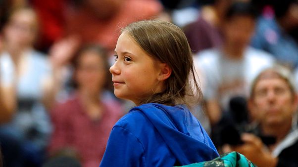 İtalya'da Greta Thunberg'in boynundan asılı kuklası savcılığı harekete geçirdi İtalya'da Greta Thunberg'in boynundan asılı kuklası savcılığı harekete geçirdi