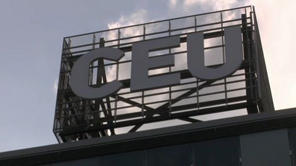 Budapest és Bécs között ingáznak a CEU tanárai Budapest és Bécs között ingáznak a CEU tanárai