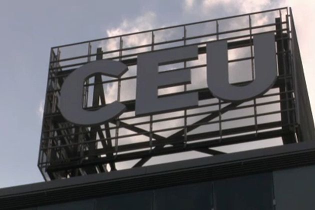 Budapest és Bécs között ingáznak a CEU tanárai 