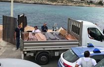 Migranti: riprese le ricerche a Lampedusa. A Lussemburgo il vertice Ue