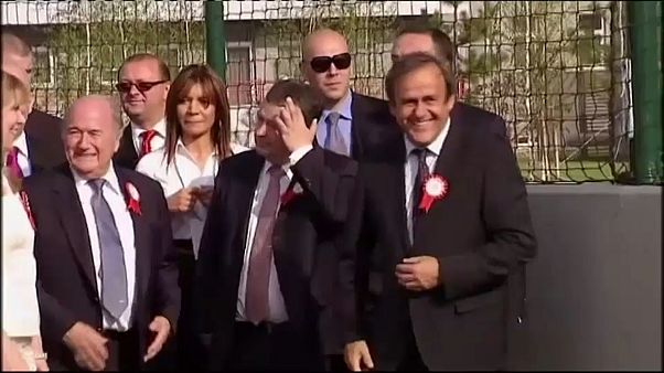 Michel Platini piensa en su vuelta al mundo del fútbol Michel Platini piensa en su vuelta al mundo del fútbol