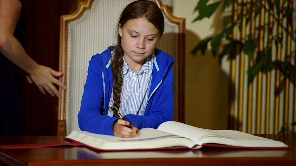 Greta Thunberg bábut akasztottak fel Rómában Greta Thunberg bábut akasztottak fel Rómában