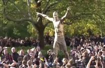 Ibrahimovic-szobor Malmőben