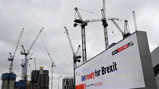 "Breves de Bruxelas": Adiar Brexit e prolongar audições no PE