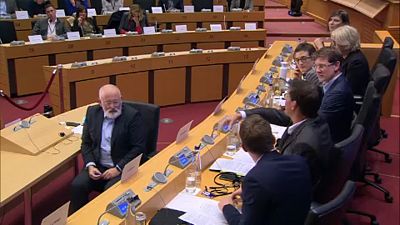 Eurodeputados prolongam audições de candidatos a comissários