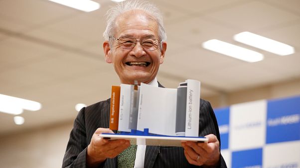 Nobel per la Chimica agli inventori delle batterie agli ioni di litio (dal forte impatto ambientale) Nobel per la Chimica agli inventori delle batterie agli ioni di litio (dal forte impatto ambientale)
