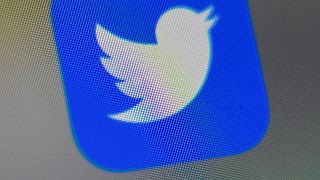 Twitter, kullanıcı bilgilerinin reklam servislerinde yanlışlıkla kullanılmasından dolayı özür diledi