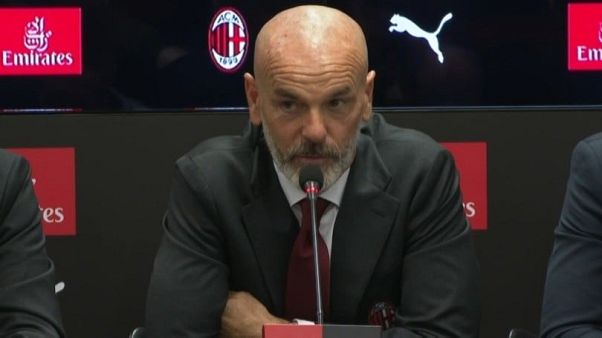 Milan, il primo giorno di Stefano Pioli: "La parola d'ordine è vincere" Milan, il primo giorno di Stefano Pioli: "La parola d'ordine è vincere"