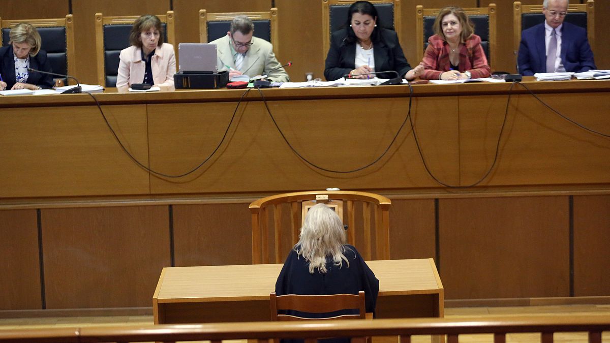 Η Ελένη Ζαρούλια σύζυγος του αρχηγού της Χρυσής Αυγής Νίκου Μιχαλολιάκου απολογείται κατά τη διάρκεια της Δίκης της Χρυσής Αυγής