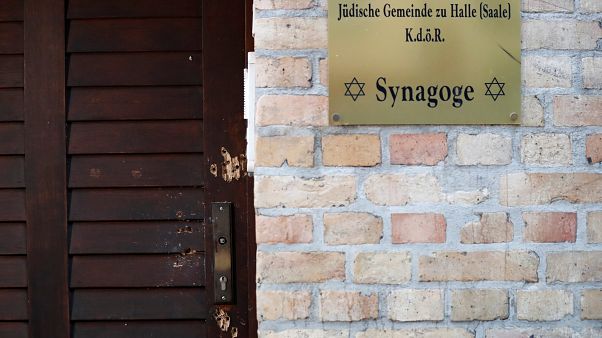 Halle: la diretta della sparatoria vista da cinque persone, ma il problema è la propagazione online Halle: la diretta della sparatoria vista da cinque persone, ma il problema è la propagazione online