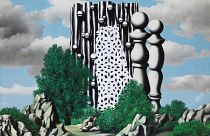 Dalì e Magritte, incontro 100 anni dopo. A Bruxelles la più grande mostra dei due surrealisti