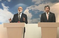Davutoğlu ile Karamollaoglu buluştu: Parti tüm kesimlere ulaşmayı hedefliyor 