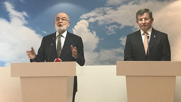 Davutoğlu ile Karamollaoglu buluştu: Parti tüm kesimlere ulaşmayı hedefliyor Davutoğlu ile Karamollaoglu buluştu: Parti tüm kesimlere ulaşmayı hedefliyor