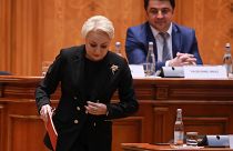 Megbukott a Viorica Dancila vezette román kormány, miután a parlament megvonta tőle a bizalmat