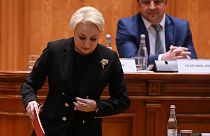 سقوط دولت رومانی پس از رای عدم اعتماد پارلمان به نخست‌وزیر