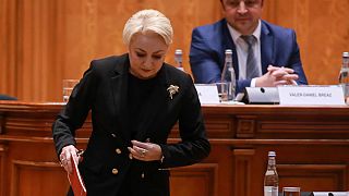 سقوط دولت رومانی پس از رای عدم اعتماد پارلمان به نخست‌وزیر