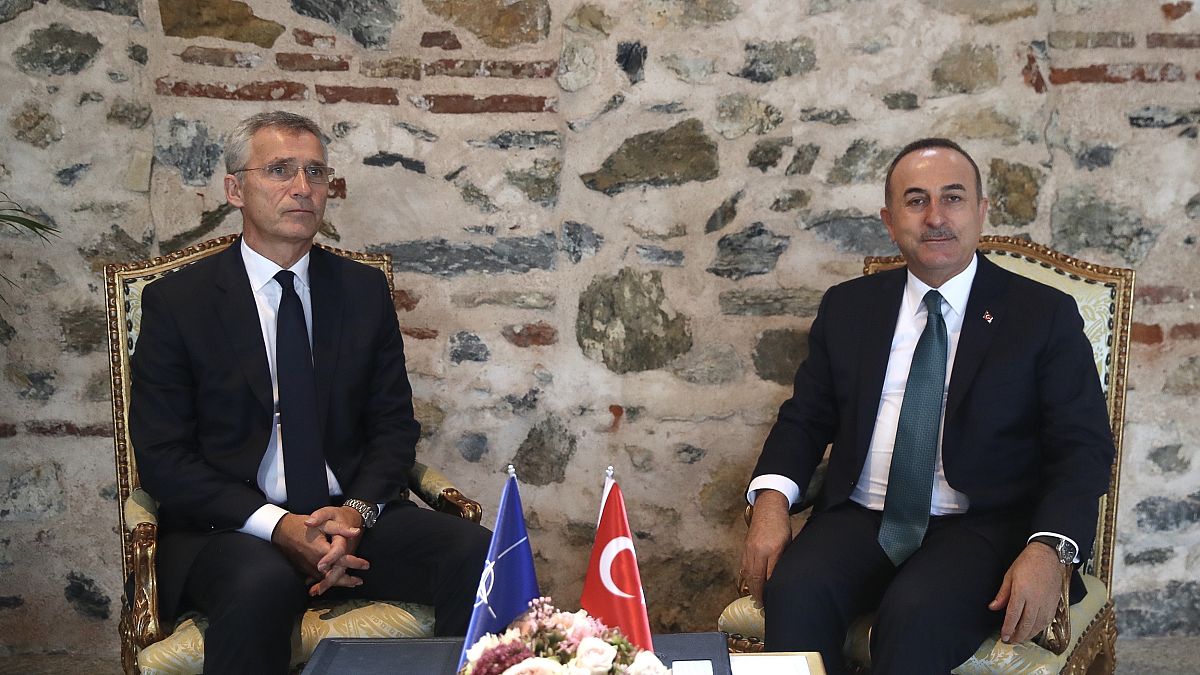 Dışişleri Bakanı Mevlüt Çavuşoğlu, NATO Genel Sekreteri Jens Stoltenberg ile Dolmabahçe Sarayı’nda görüştü