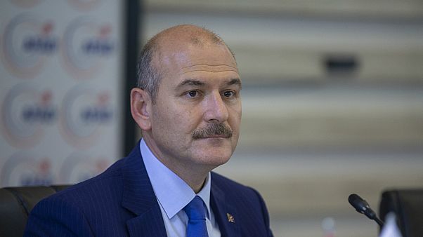 Soylu: Barış Pınarı Harekatı paylaşımları nedeniyle 121 kişi gözaltına alındı Soylu: Barış Pınarı Harekatı paylaşımları nedeniyle 121 kişi gözaltına alındı