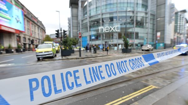 Manchester'da bıçaklı saldırı: 4 yaralı Manchester'da bıçaklı saldırı: 4 yaralı