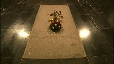 La salma di Franco verrà tumulata in un piccolo cimitero di provincia