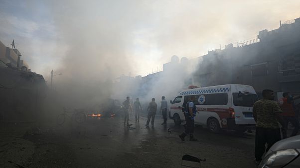Kamışlı'da bomba yüklü araç patladı. En az üç kişi öldü Kamışlı'da bomba yüklü araç patladı. En az üç kişi öldü