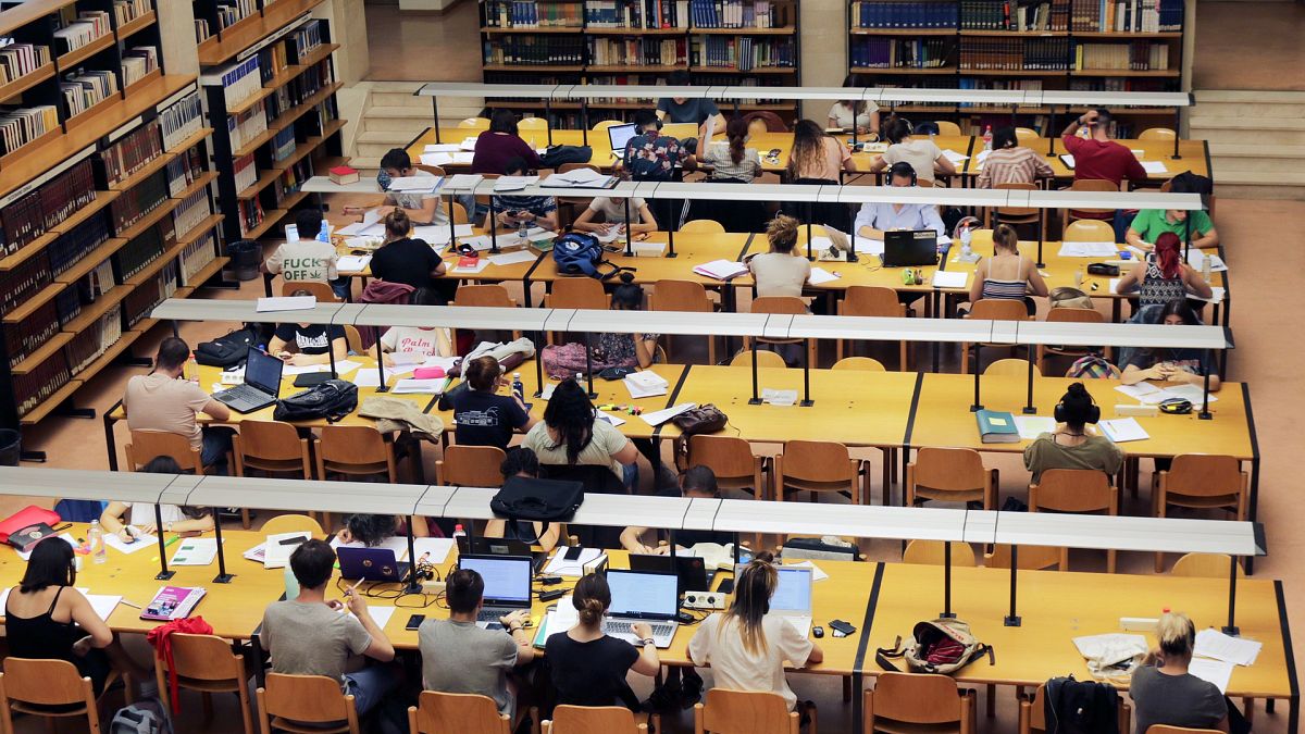 فرنسا: المجلس الدستوري يفصل في قضية رفع الرسوم الجامعية للطلبة الأجانب