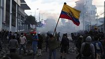 Spritpreis-Erhöhung in Ecuador: Proteste in Quito eskalieren