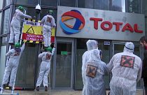 Главый офис Total подвергся вандализму