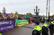 راهپیمایی کنشگران «شورش انقراض» در آمستردام