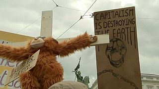 "Extinction Rébellion" : des jeunes militants sur la Place Royale à Bruxelles 