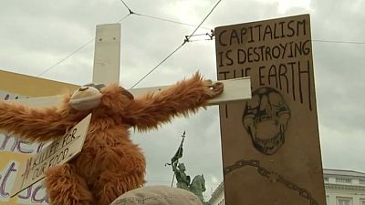 "Extinction Rébellion" : des jeunes militants sur la Place Royale à Bruxelles 