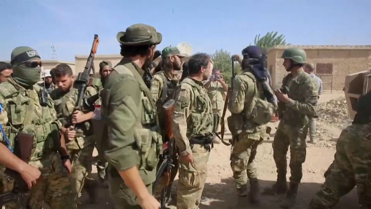 شاهد: تقدم مقاتلي المعارضة السورية المسلحة نحو تل أبيض