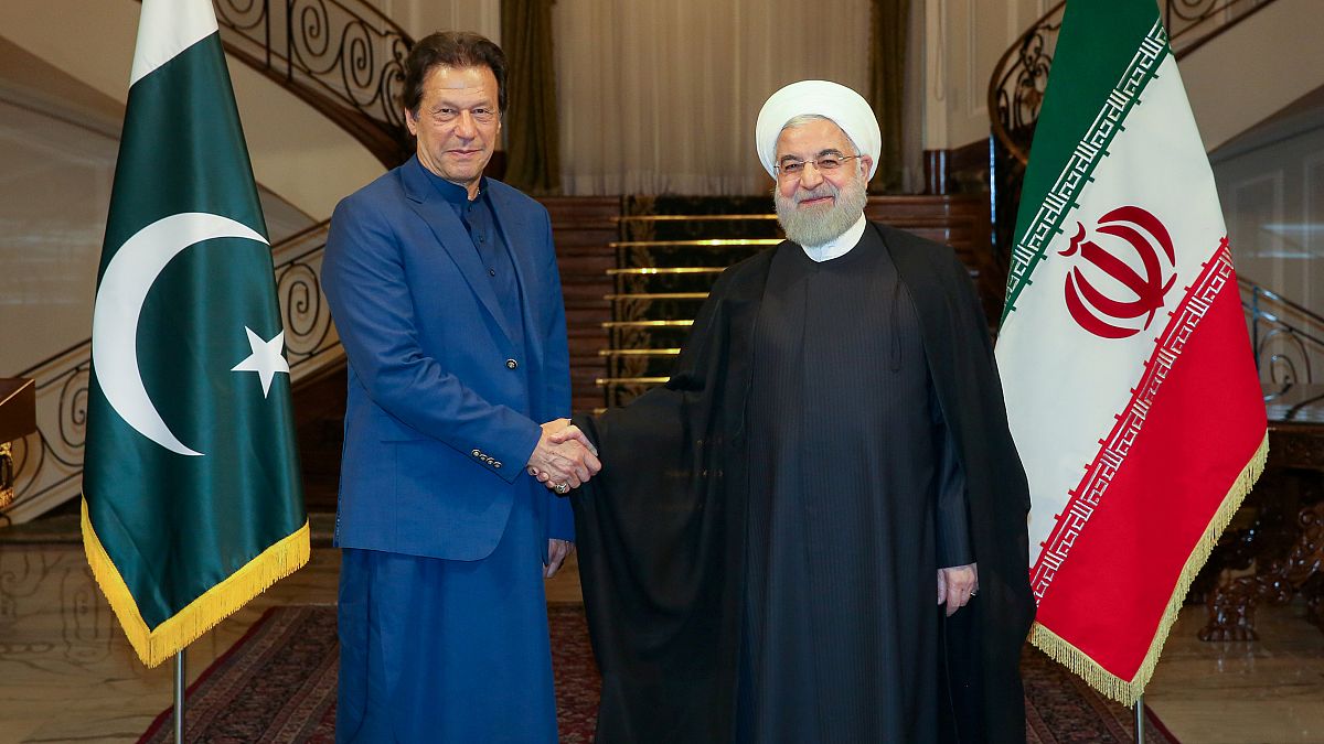 الرئيس الإيراني حسن روحاني يستقبل رئيس وزراء باكستان عمران خان في طهران. 13/أكتوبر/2019