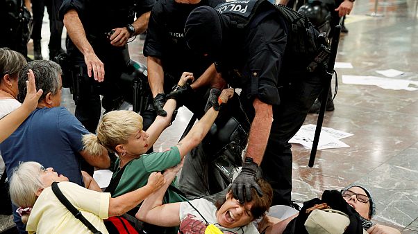 Ülősztrájk Barcelonában az ítélethirdetés előtt Ülősztrájk Barcelonában az ítélethirdetés előtt