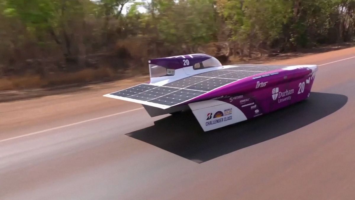 مسابقه پرسرعت‌ترین خودروهای خورشیدی جهان در استرالیا