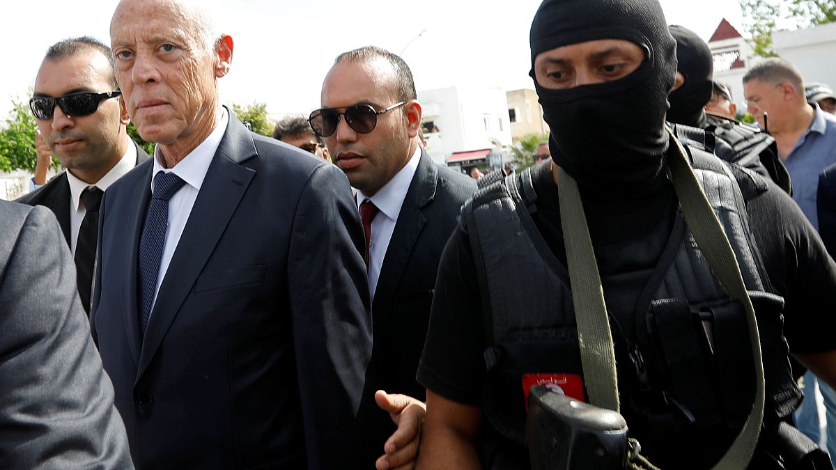 Юрист Каис Саид побеждает на выборах в Тунисе