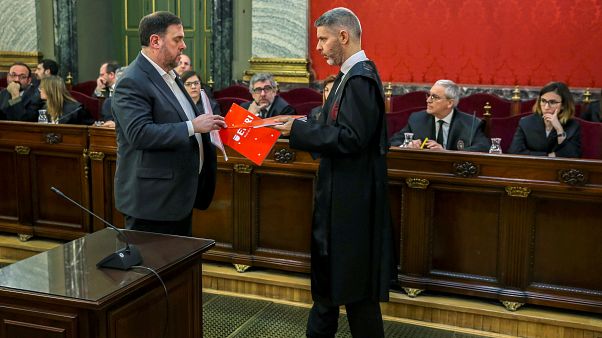 Catalogna: condannati 9 indipendentisti. Mandato di arresto internazionale per Puigdemont Catalogna: condannati 9 indipendentisti. Mandato di arresto internazionale per Puigdemont