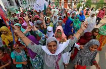 Hindistan'da diri diri gömülen bebek mezardan sağ çıktı