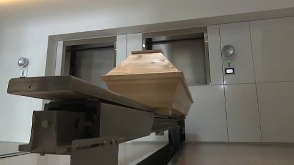 Grecia por fin puede incinerar a sus muertos Grecia por fin puede incinerar a sus muertos