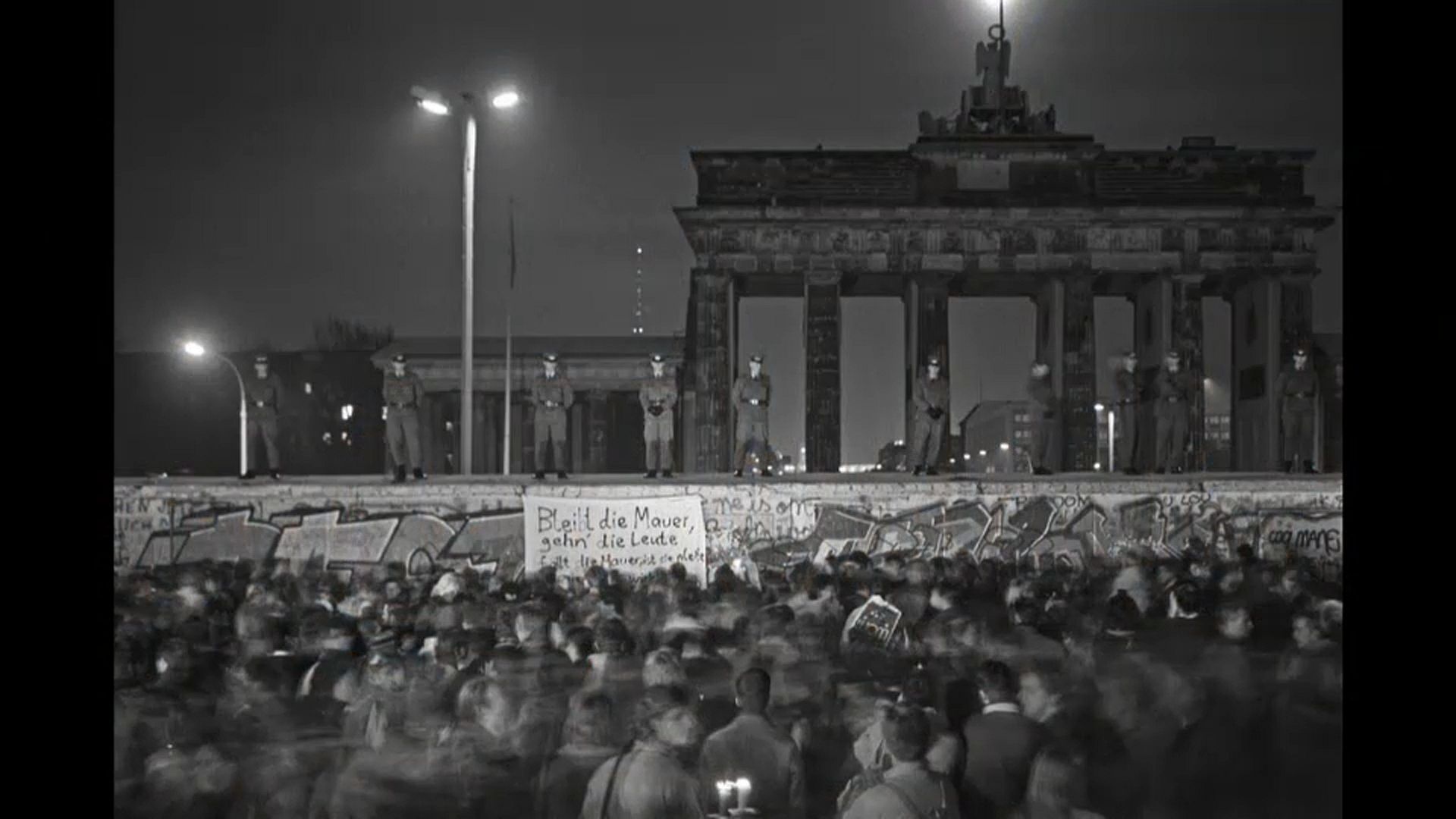 La Berlino di ieri e di oggi: com'è cambiata dopo la caduta del Muro e ...